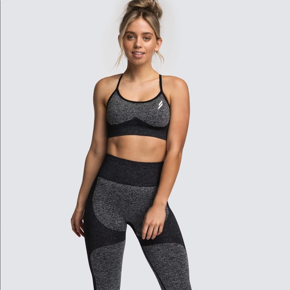 DYE workout sports bra